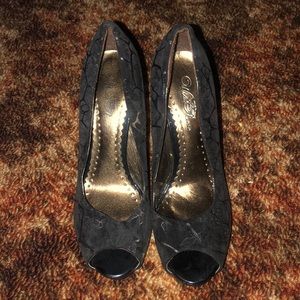 Cute women’s heels